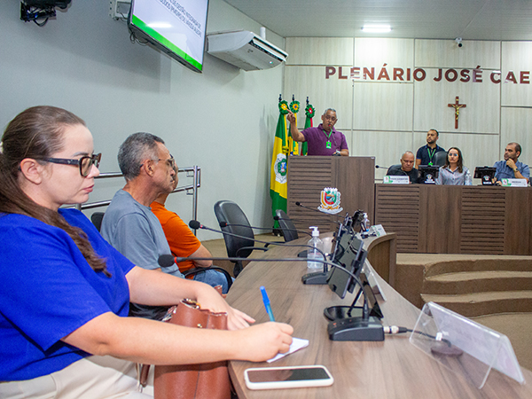 Várzea Alegre discute plano para gestão integrada de resíduos