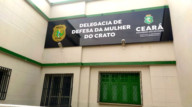 Pai e tio são presos no Crato por estupro de adolescentes de 13 e 14 anos