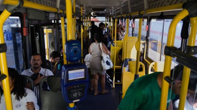Suspensão das linhas de ônibus em Fortaleza deve atingir mais de 9 mil pessoas que necessitam do transporte público - (Foto: Fernanda Barros)