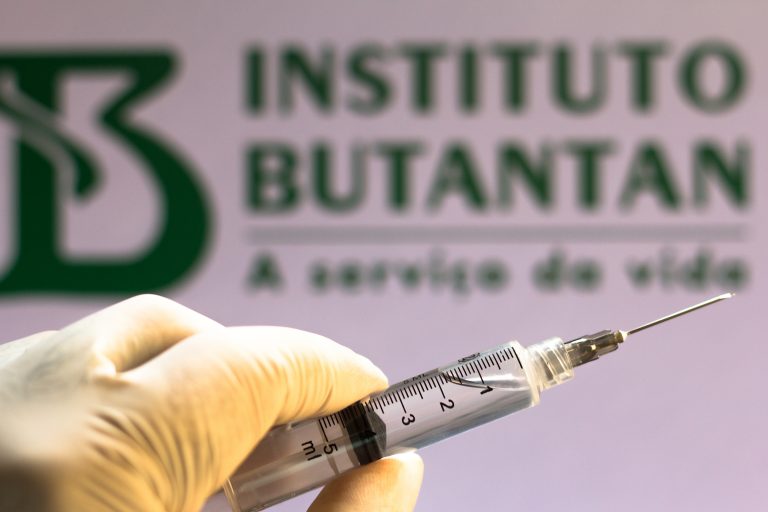 Brasil inicia produção de vacina para bronquiolite e remédio para esclerose múltipla