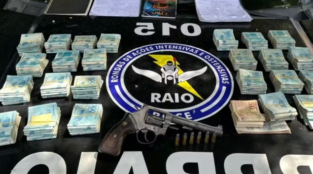 Com arma e quase R$ 230 mil, suspeito de agiotagem é preso em Quixeramobim