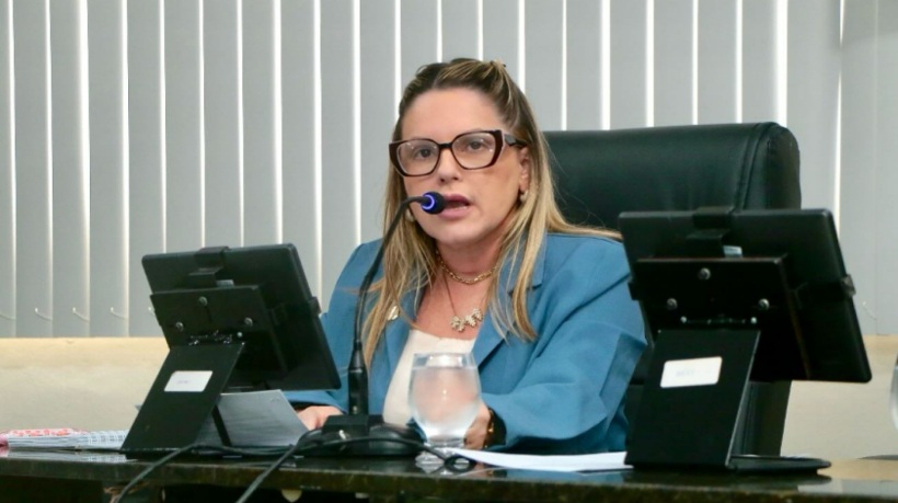 Em Quixadá, vereadora denuncia perseguição política e de gênero durante sessão