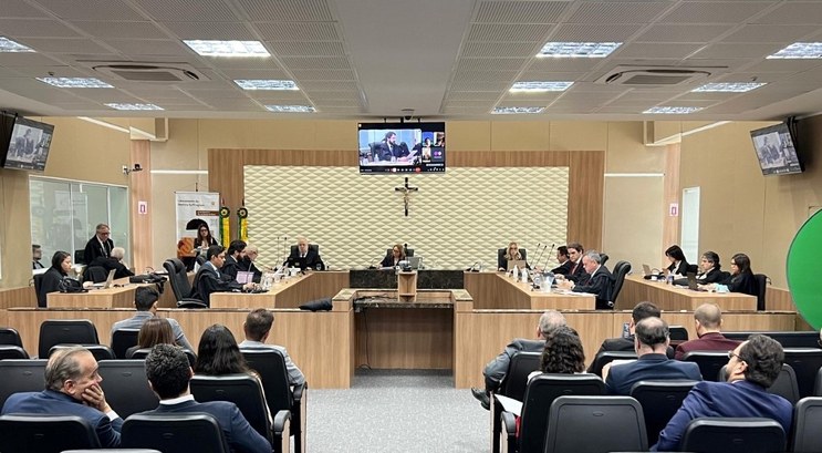Prefeito e vice de Potiretama perdem mandatos após decisão unânime do TRE-CE
