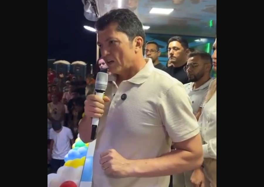 Prefeito de Ararendá critica religiões de matriz africana em evento público