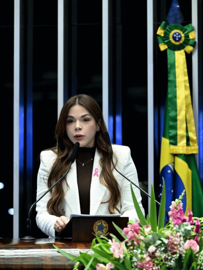 Juliana Lucena propõe solenidade em homenagem ao Outubro Rosa na Alece