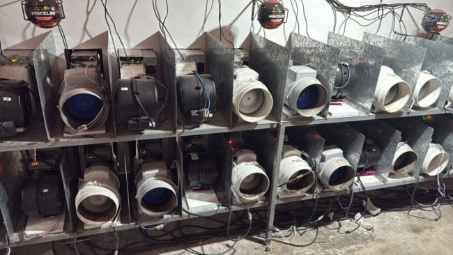 Envolvidos com mineração de criptomoedas possuiam uma estrutura criminosa sofisticada, ligada à lavagem de dinheiro - (Foto: Reprodução)