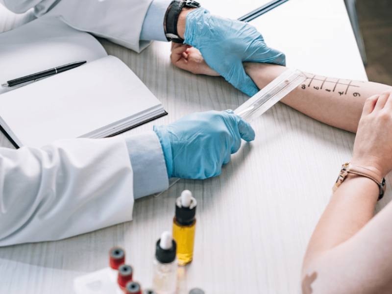 Ypê tem vendas suspensas de três linhas após identificação de bactéria