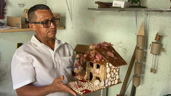 Artesanato com papelão e descartáveis integra ações do Capsi em Fortaleza