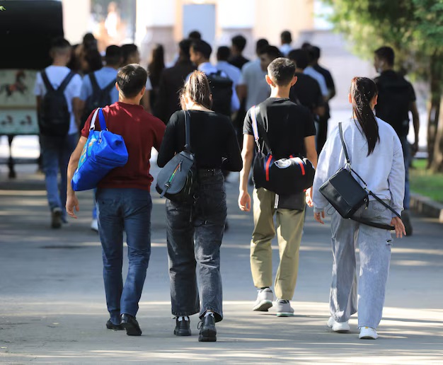 Enem 2025 reúne 3,9 milhões de inscritos e tem 1,7 mil eliminações