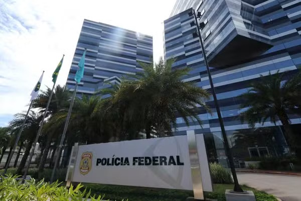 Operação da PF apura exploração de brasileiros por empresas de apostas