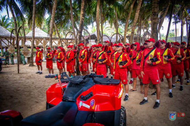 Na solenidade, os Guarda-Vidas que atuam no Ceará foram reconhecidos e condecorados pelo trabalho realizado no Estado - (Foto: Reprodução)