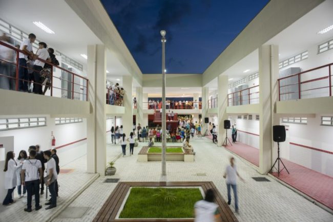 As escolas profissionalizantes do Sertão Central reforçam a variedade nos cursos para reforçar a preparação para o mercado de trabalho - (Foto: Reprodução)