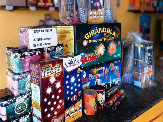 Procura por fogos de baixo ruído cresce em Fortaleza às vésperas do Ano-Novo