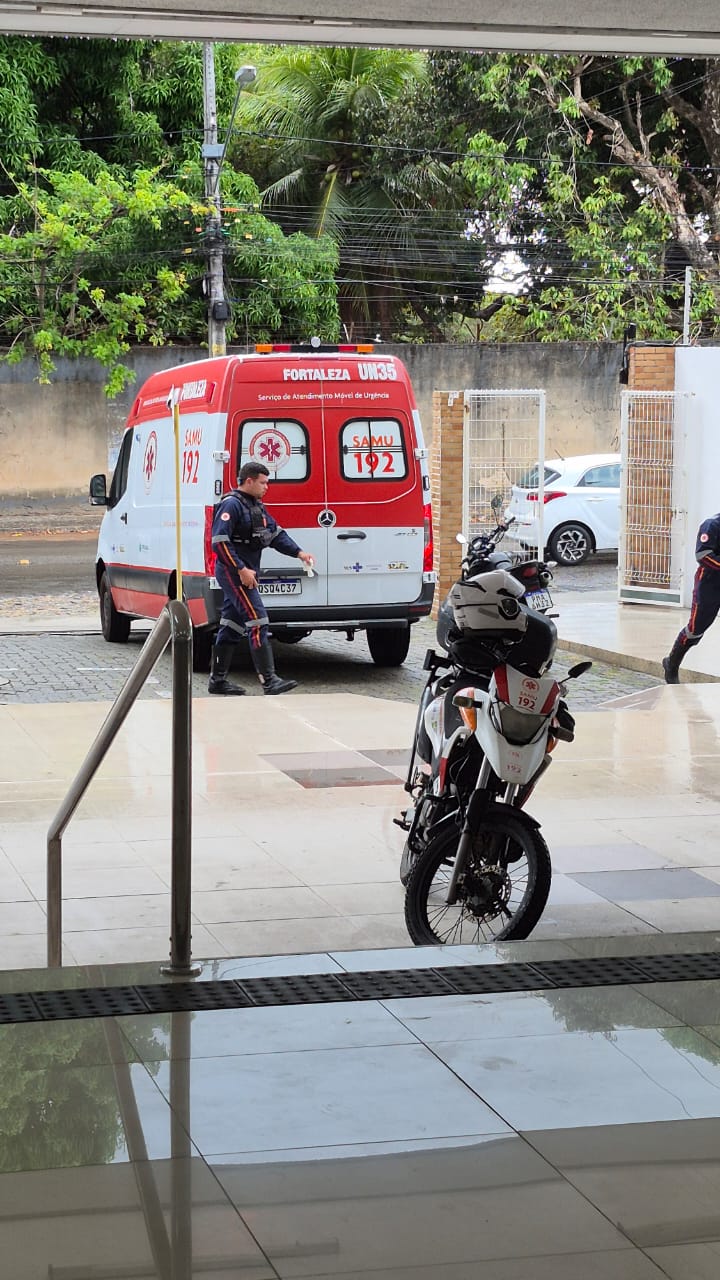 Adolescente fere três pessoas em escola particular de Fortaleza