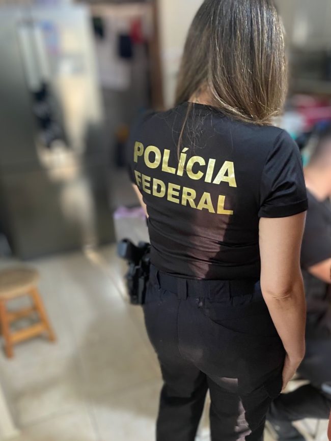 PF prende suspeito de compartilhar 443 arquivos de abuso infantil em Fortaleza