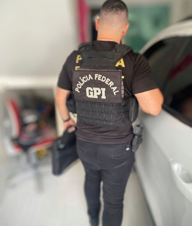 PF prende suspeito de compartilhar 443 arquivos de abuso infantil em Fortaleza