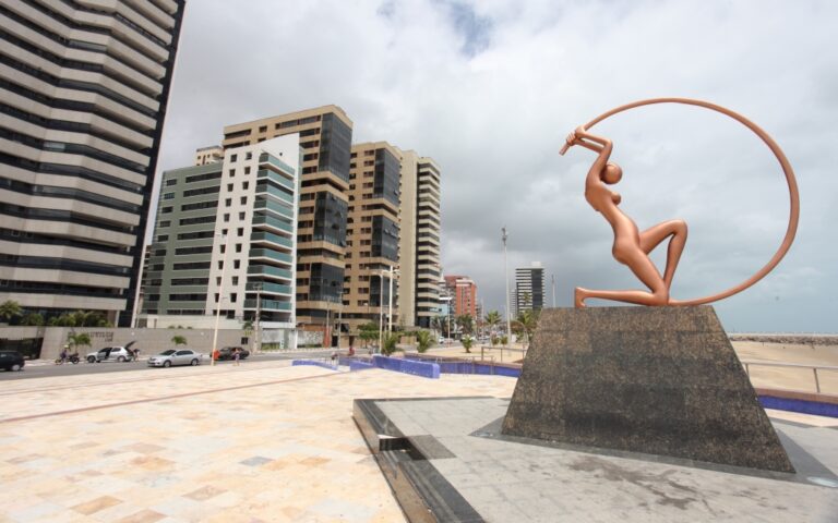 Fortaleza terá áreas exclusivas para transporte na Praia de Iracema