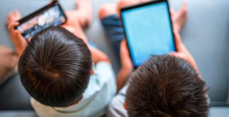 Uso de telas alcança 71% das crianças de 3 a 5 anos no Brasil, diz estudo