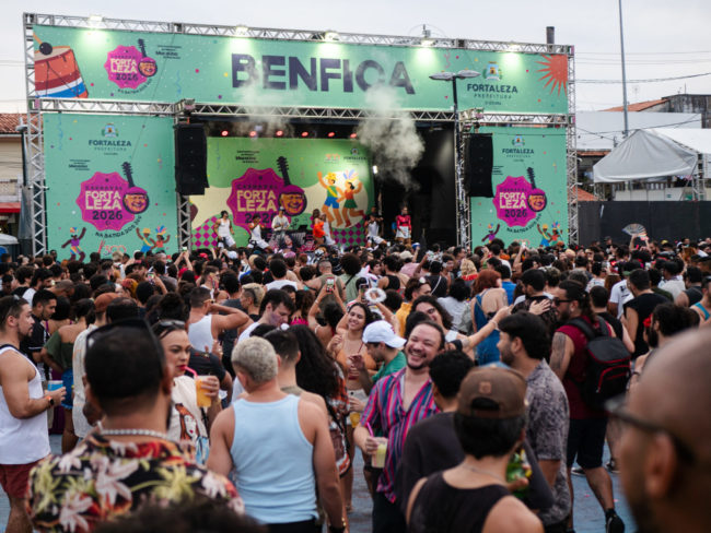 Pré-Carnaval de Fortaleza reúne atrações nacionais, locais e blocos de rua