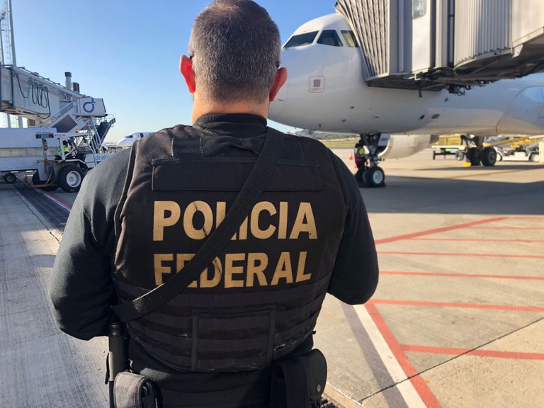 PF apreende 2kg de cocaína escondidos em mala no Aeroporto de Fortaleza
