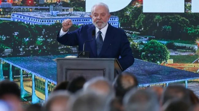 Lula veta projeto que poderia reduzir pena de Bolsonaro