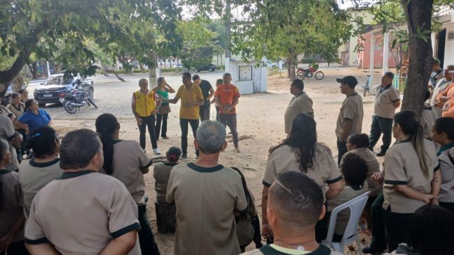 Atraso em salários leva terceirizados da UFC à paralisação