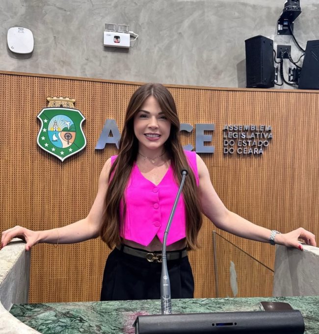 Projeto de Juliana Lucena regula cobrança de material escolar