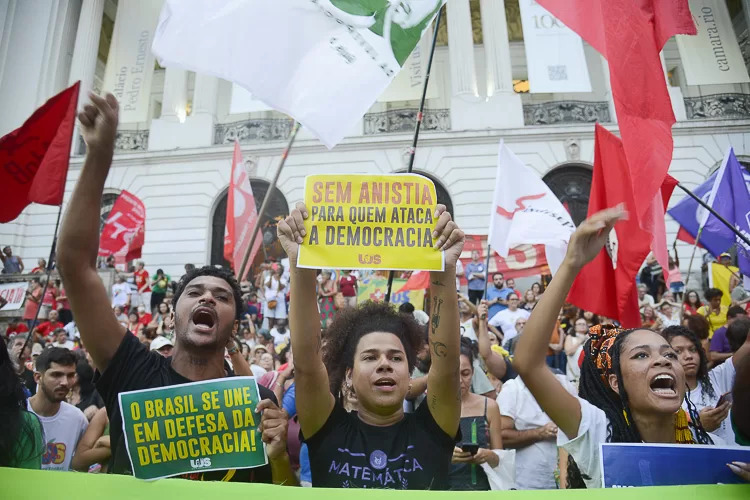 8 de janeiro completa três anos com condenações, investigações e atos no país