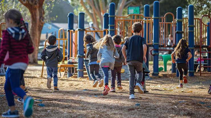Sem celular, alunos ganham foco, mas relatam mais tédio