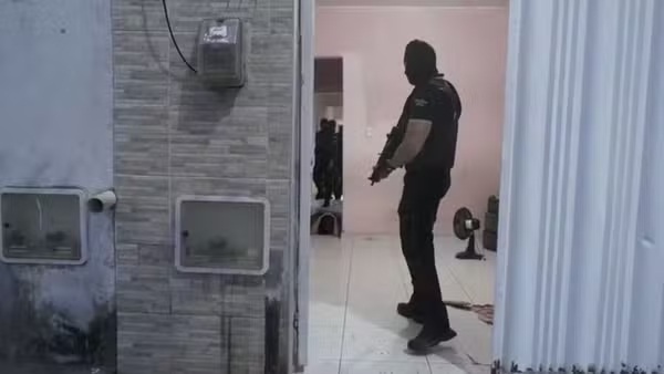 Polícia prende suspeitos ligados a facção paulista em operação no Ceará