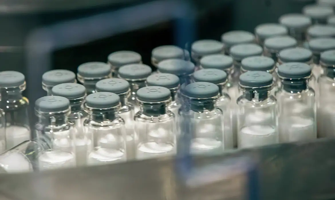 Butantan recruta idosos para testes da vacina contra a dengue