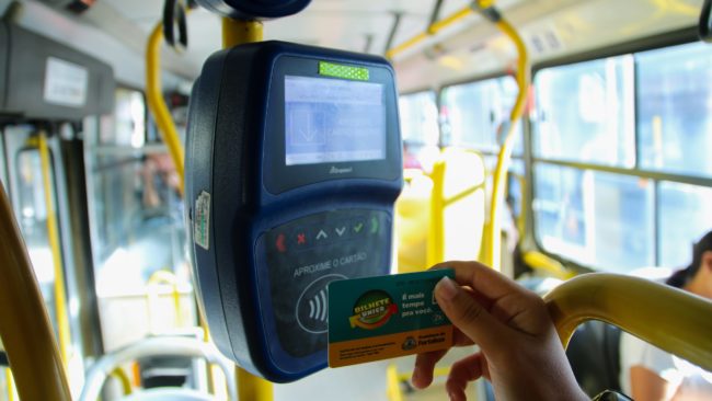 Ceará avalia uso de cartão único para ônibus e metrô ainda em 2026