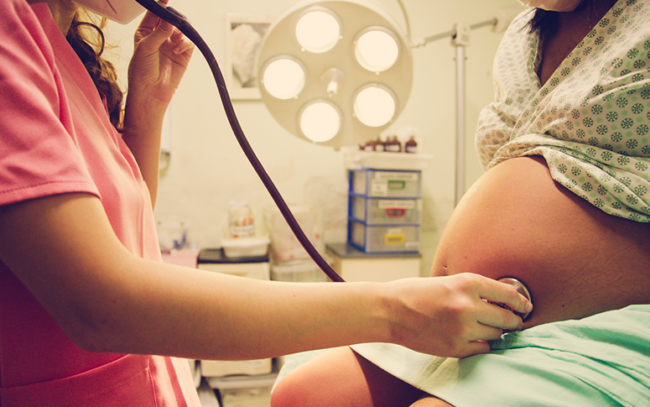 Gravidez na adolescência recua no Ceará, mas os índices ainda deixam o Estado como o terceiro colocado no Nordeste neste quesito - (Foto: Filipe Dutra)
