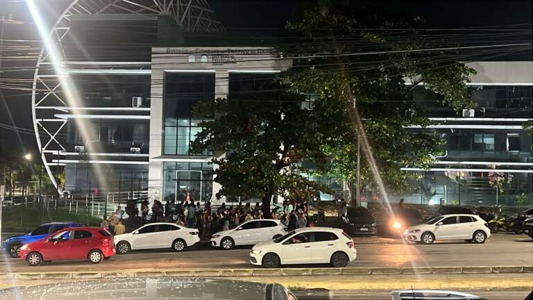 Clássico-Rei tem mais de 350 detenções por confronto entre torcidas