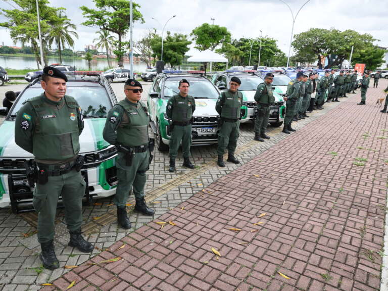 PMCE recebe viaturas blindadas para reforço do policiamento