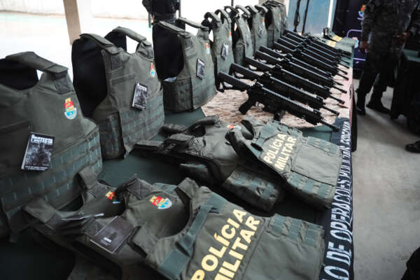 Ceará amplia arsenal da PM com 94 armas e investe R$ 16 milhões em equipamentos