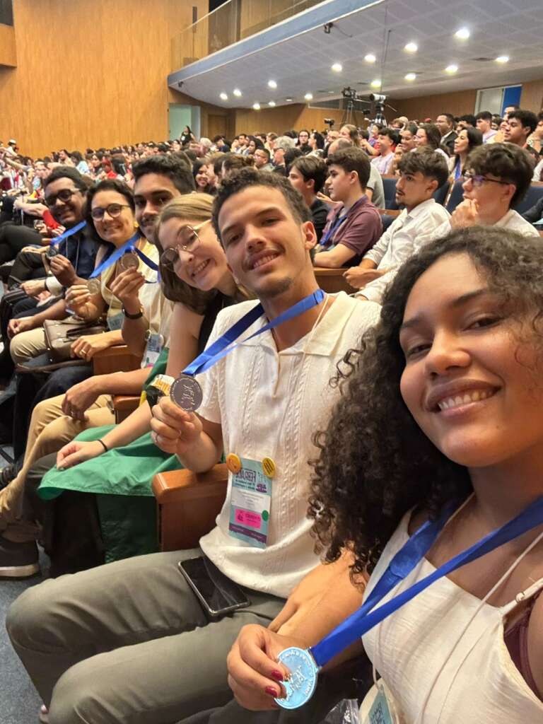 Dos cinco projetos premiados na feira nacional, dois deles irão representar o Brasil numa feira internacional, realizada nos Estados Unidos - (Foto: Seduc)