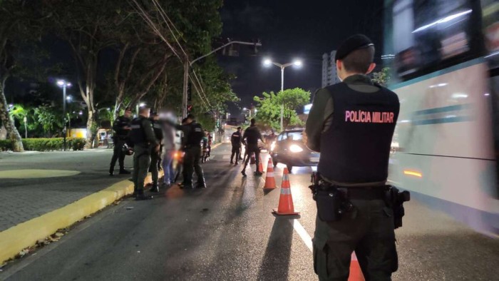 O homem que tentou matar policiais era integrante de uma facção criminosa atuante na região do Sertão Central - (Foto: Reprodução)