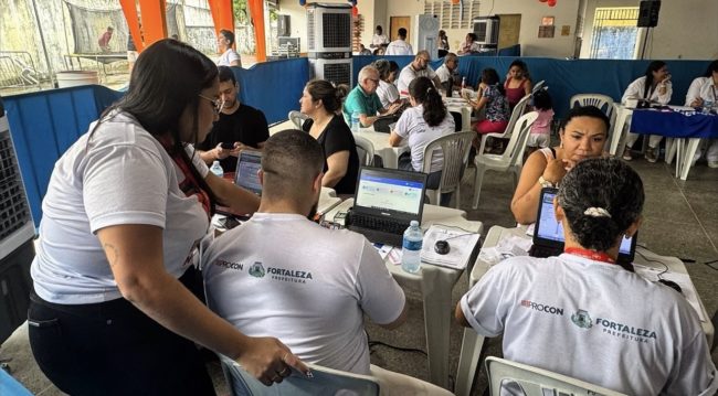 Procon nos Bairros realiza atendimentos à população do Dias Macêdo