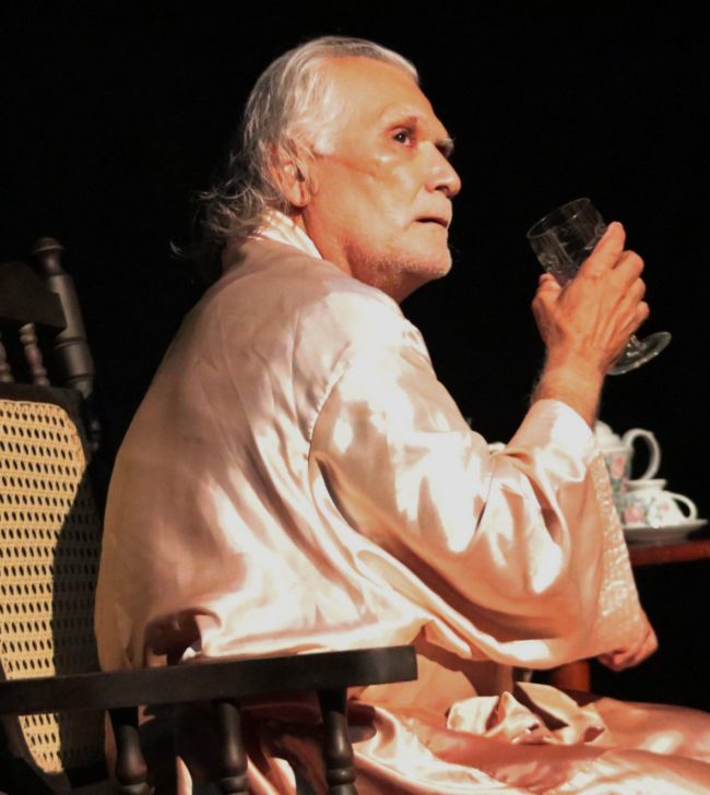 Monólogo inspirado em Dostoiévski volta aos palcos em Fortaleza