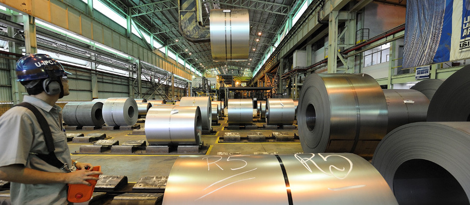 Mais de 50% da indústria planeja investir em 2026, aponta CNI