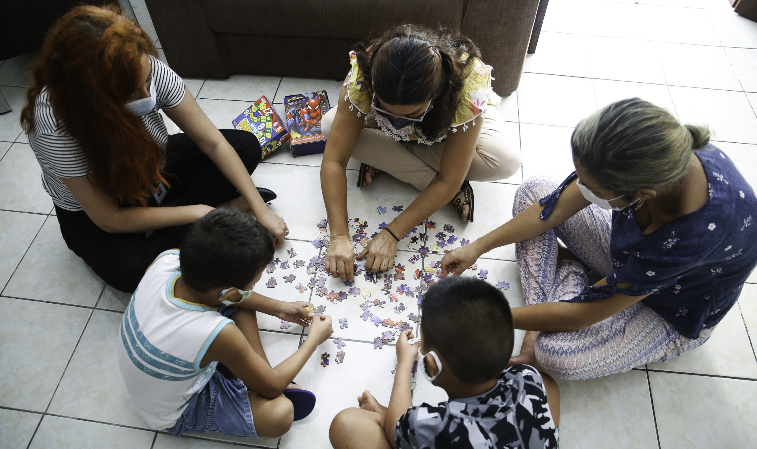 Programa Família Acolhedora busca novos lares voluntários em Fortaleza