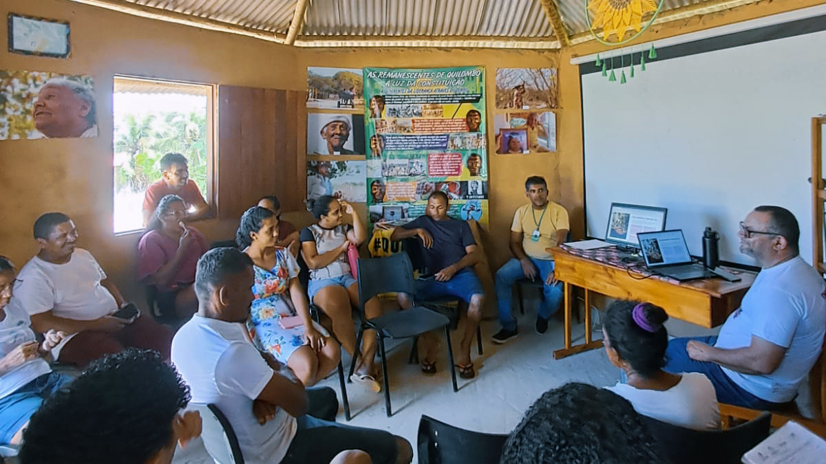 A produção de mandioca, um das principais atividades econômicas do campo, foi fortalecida com ações direcionadas à comunidade quilombola - (Foto: Reprodução)