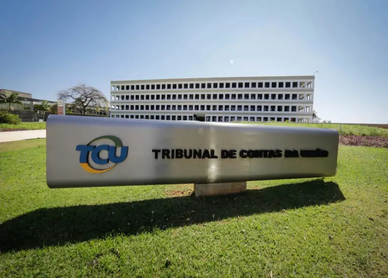 Câmara marca eleição para vaga no TCU com sete deputados na disputa