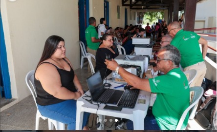 VaiVem Trabalhador busca levar até à população cearense serviços e atendimento que preparem candidatos a entrar no mercado - (Foto: Reprodução)