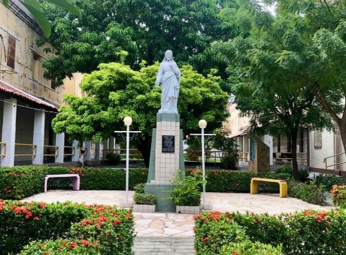 Entre os ajustes no abrigo Sagrado Coração de Jesus, a instalação de uma mangueira de incêndio e a construção da casa de resíduos - (Foto: Reprodução)