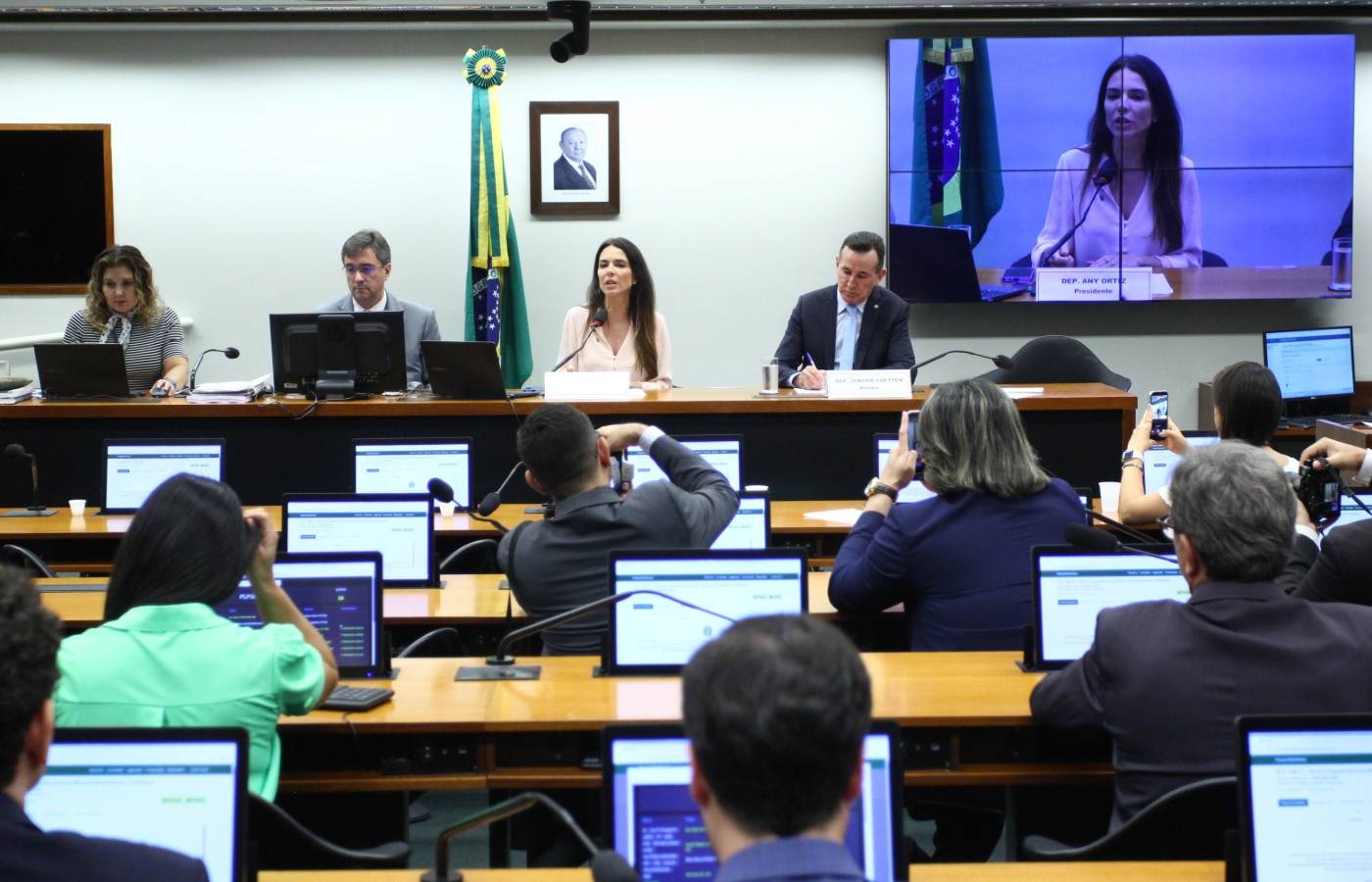 Comissão especial vai analisar proposta de ampliação do faturamento do MEI