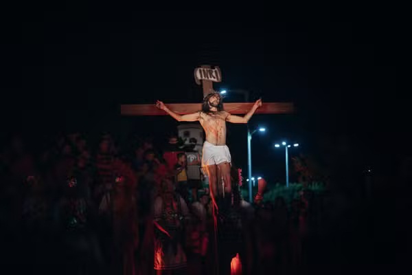 Semana Santa: veja onde assistir à Paixão de Cristo em municípios do Ceará