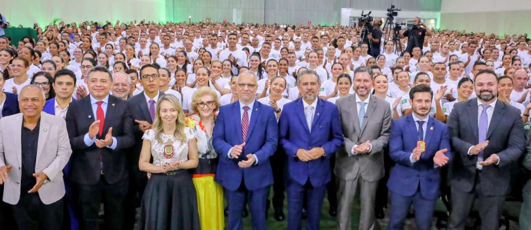 Governo do Ceará empossa 750 oficiais investigadores da Polícia Civil