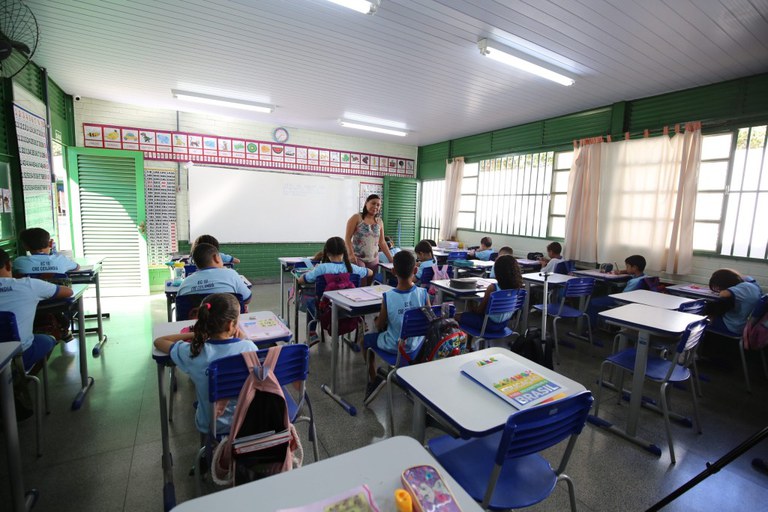 Construção de escolas e valorização dos profissionais são maneiras de se investir na educação básica com recursos da complementação-vaat - (Foto: Governo Federal)